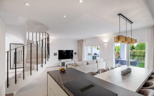 Newly renovated semidetached house in Aloha Gardens