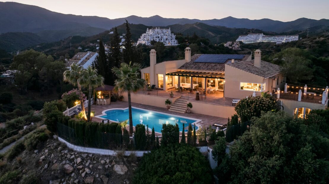 Charming rural villa with panoramic views in El Padron.