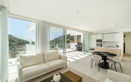 Brand New 3-Bedroom Penthouse with Incredible Sea Views in Palo Alto