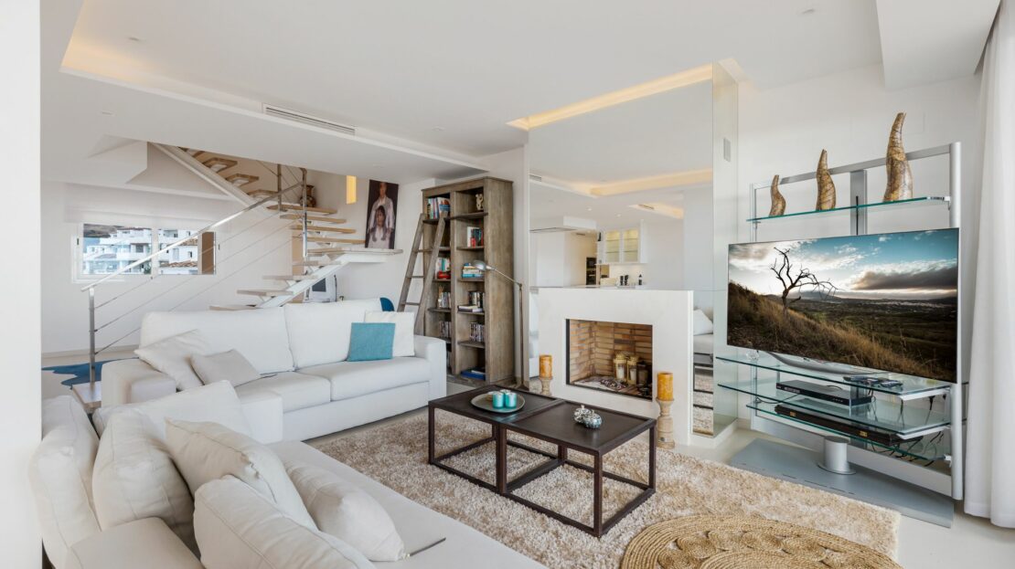 Aloha Hills Penthouse with panoramic views in Nueva Andalucía.