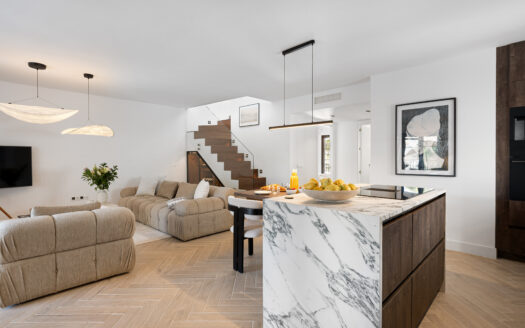 Penthouse in Golden Mile Marbella with plunge pool and terrace