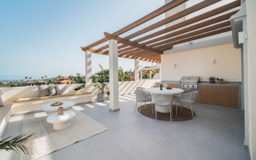 Luxury Duplex Penthouse in Los Belvederes Marbella with Sea Views